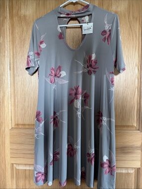 Arrow Gray Floral Keyhole Swing Tunic with Pink Accents